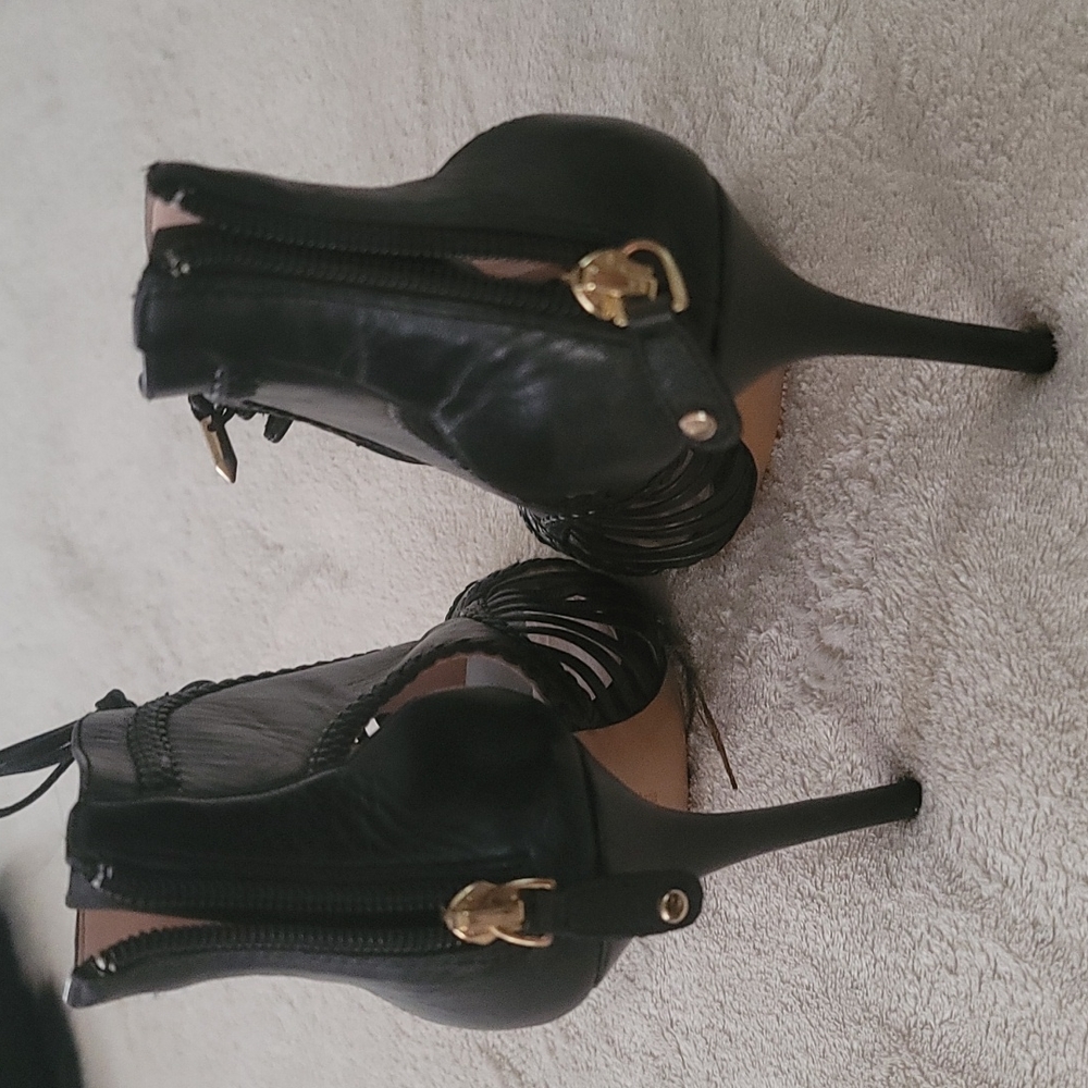 Black heel booties - Picture 4 of 4